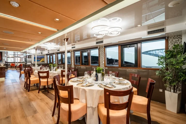 queen eleganza adriatic charter miles dining area