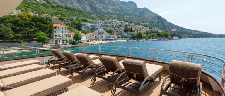 queen eleganza adriatic charter miles sun chairs